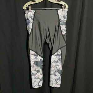 Women’s under armor Xl compression leggings